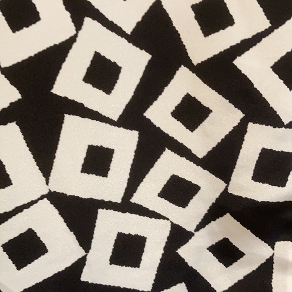 Graphic tunic - Picture 3 of 6